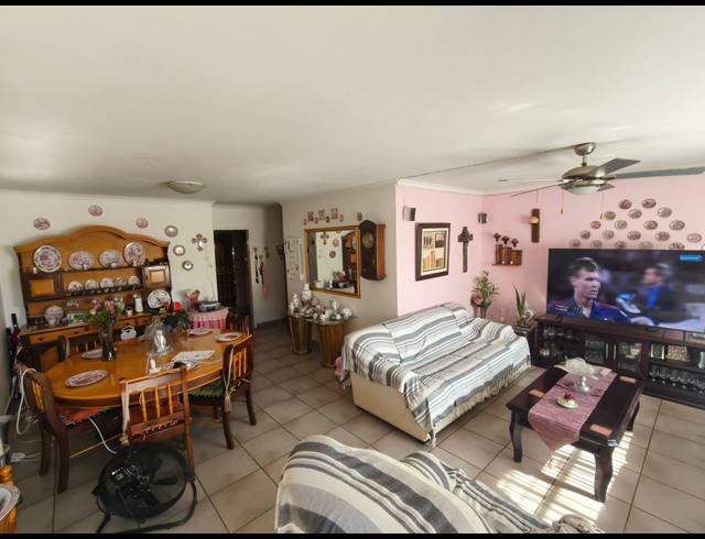 3 BEDROOM APARTMENT FOR SALE IN RUSTENBURG CENTRAL